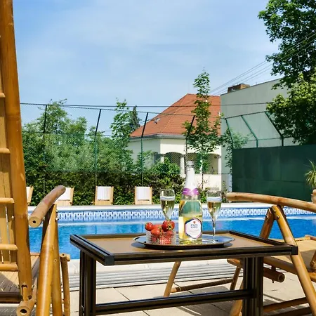 Rege - Wellness House Penzion Eger