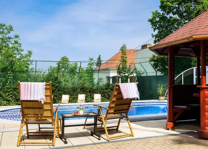 Rege - Wellness House 招待所 4*